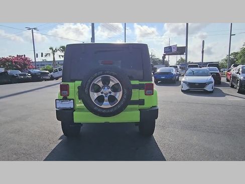 Used 2016 Jeep Wrangler Unlimited Sahara w/ Connectivity Group AWD/4WD image 31