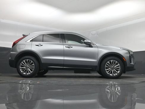 Used 2024 Cadillac XT4 Premium Luxury FWD image 16