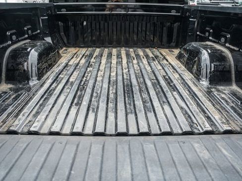 Used 2022 Chevrolet Silverado 1500 LT Trail Boss w/ LPO, Dark Essentials Package AWD/4WD image 10