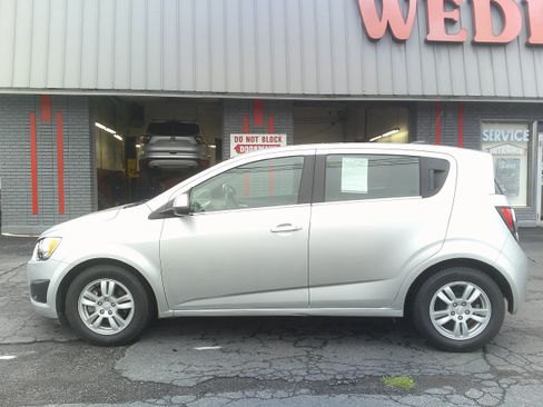 Used 2014 Chevrolet Sonic LT FWD image 4