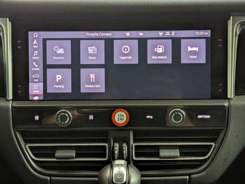 Used 2024 Porsche Macan image 16