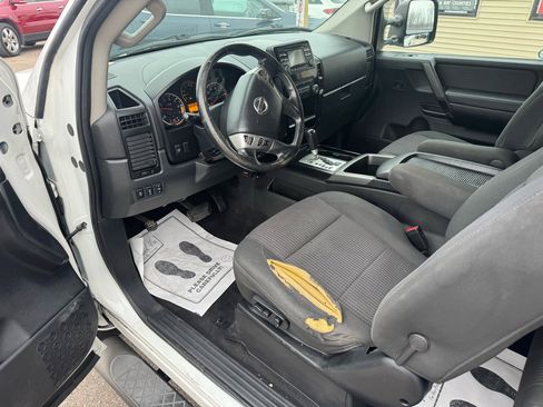 Used 2013 Nissan Titan S image 10