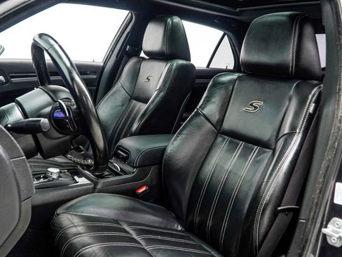 Used 2022 Chrysler 300 S RWD image 38