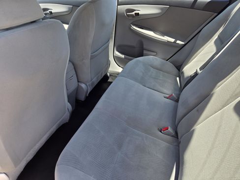 Used 2013 Toyota Corolla LE FWD image 30