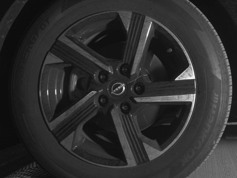 Used 2025 Nissan Sentra SV FWD image 14