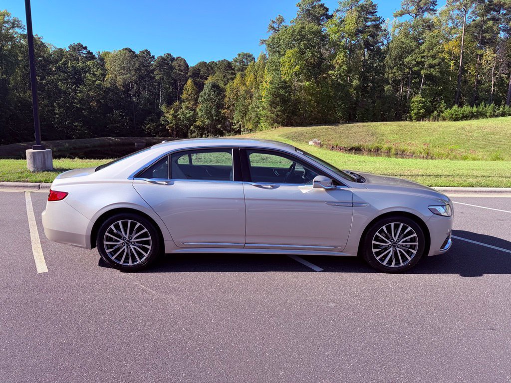 Used 2017 Lincoln Continental Select FWD image 12