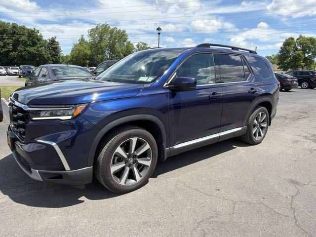 Used 2024 Honda Pilot Elite image 3