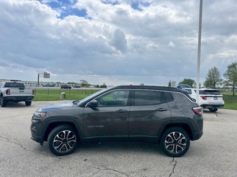Used 2023 Jeep Compass Limited AWD/4WD image 6