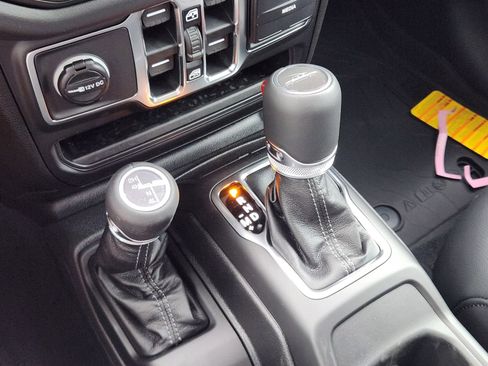 New 2026 Jeep Gladiator Mojave AWD/4WD image 18