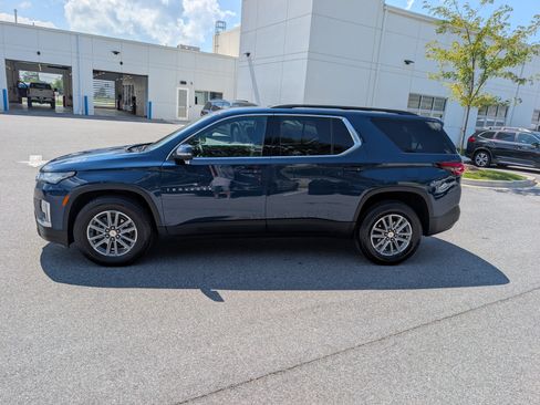 Used 2022 Chevrolet Traverse LT AWD/4WD image 2