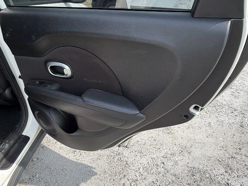 Used 2016 Kia Soul FWD image 15