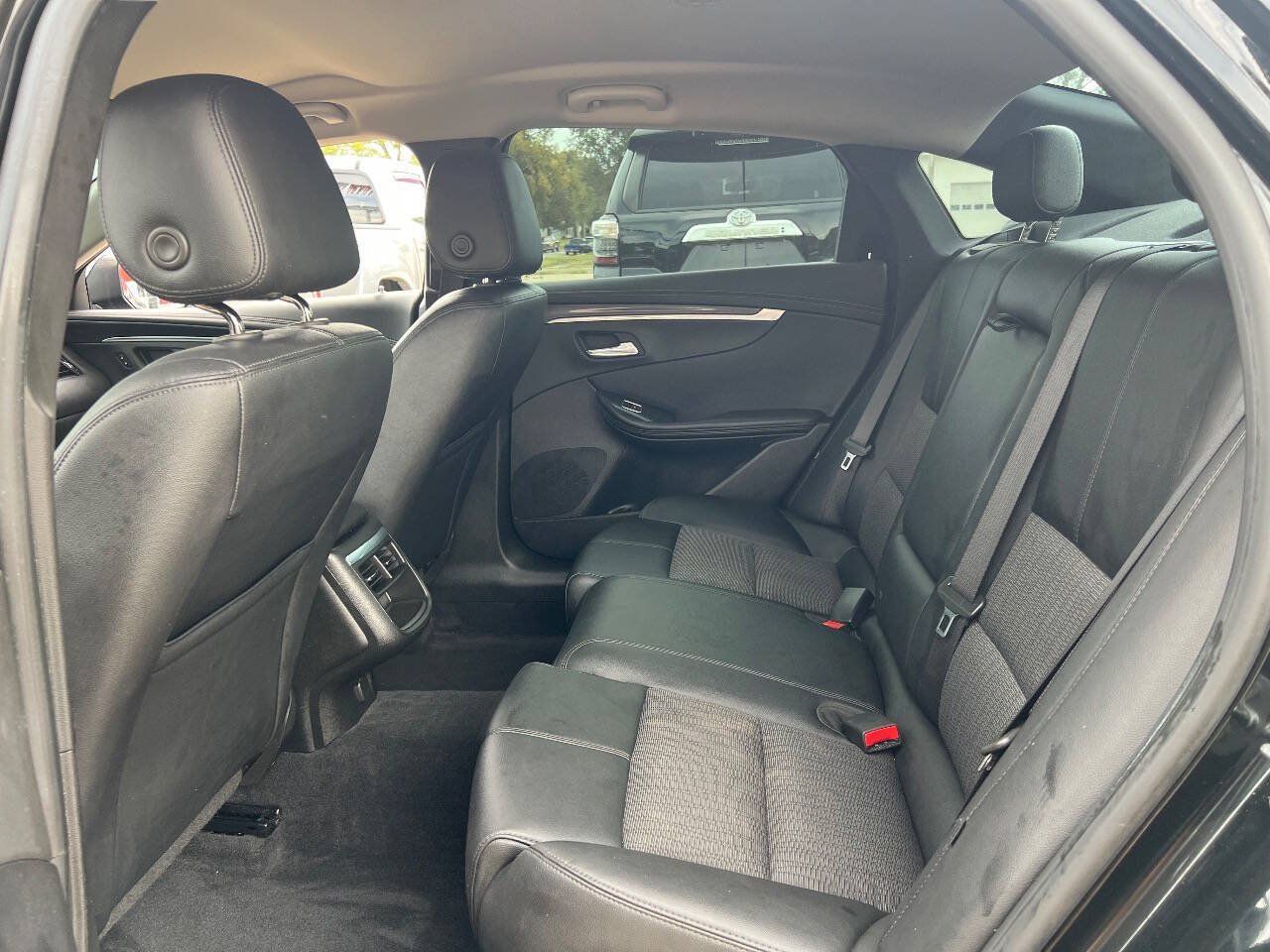 Used 2019 Chevrolet Impala LT FWD image 16