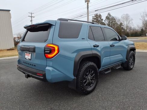 Used 2025 Toyota 4Runner SR5 image 4