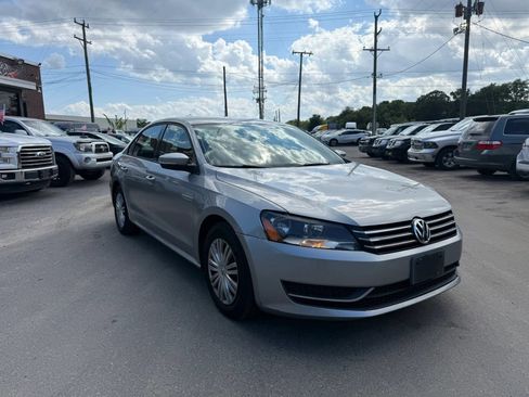Used 2014 Volkswagen Passat 2.5 S FWD image 7