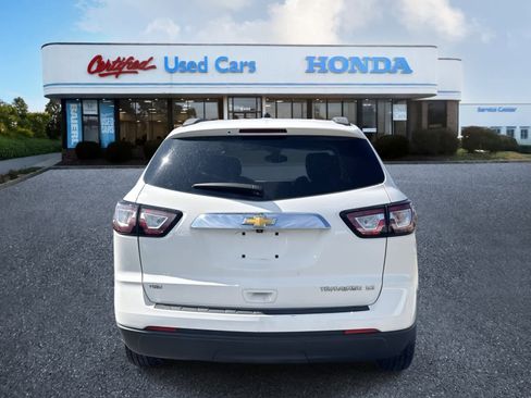 Used 2014 Chevrolet Traverse LS image 5