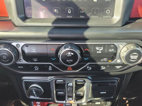 Used 2021 Jeep Wrangler Unlimited Rubicon AWD/4WD image 23