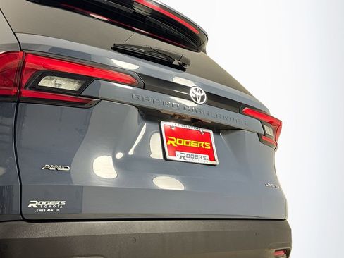 Certified 2024 Toyota Grand Highlander Limited image 26