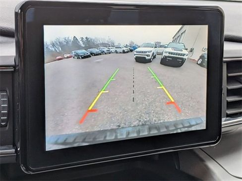 Used 2022 Ford Explorer XLT w/ Equipment Group 202A image 23