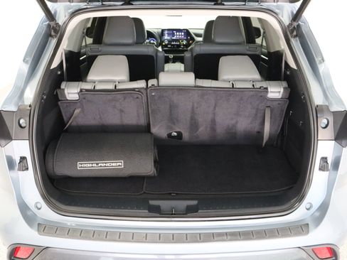 Used 2023 Toyota Highlander Limited FWD image 35