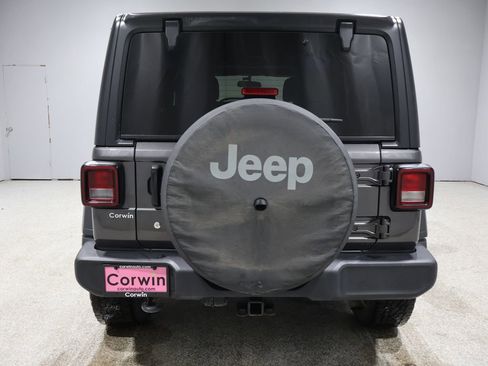 Used 2019 Jeep Wrangler Unlimited Sport image 3