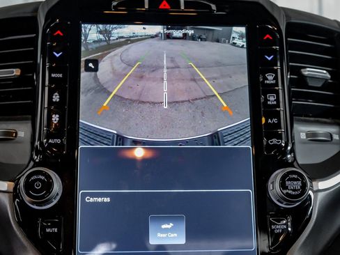 Used 2024 RAM 2500 Big Horn w/ Sport Appearance Package image 21