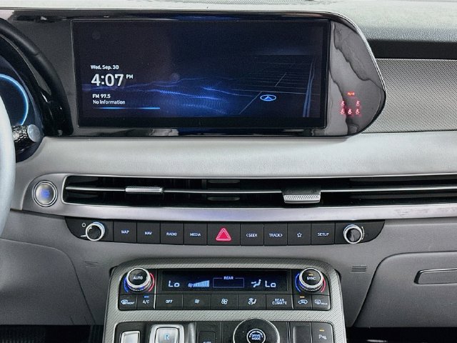 Used 2023 Hyundai Palisade SEL w/ Premium Package FWD image 16