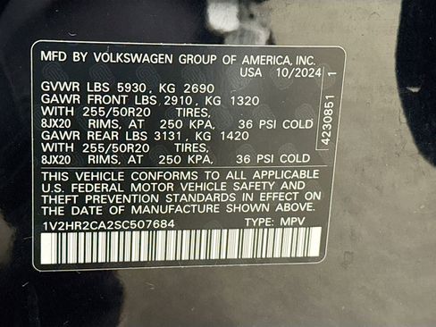 Used 2025 Volkswagen Atlas SE image 34