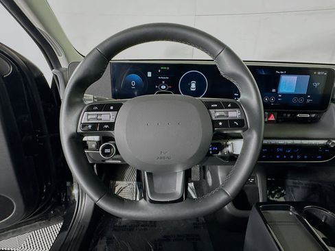 Used 2025 Hyundai Ioniq 5 SE image 15