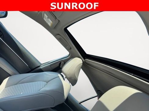 Certified 2019 Toyota Camry SE FWD image 6