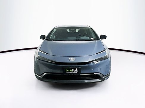 Used 2025 Toyota Prius LE image 2
