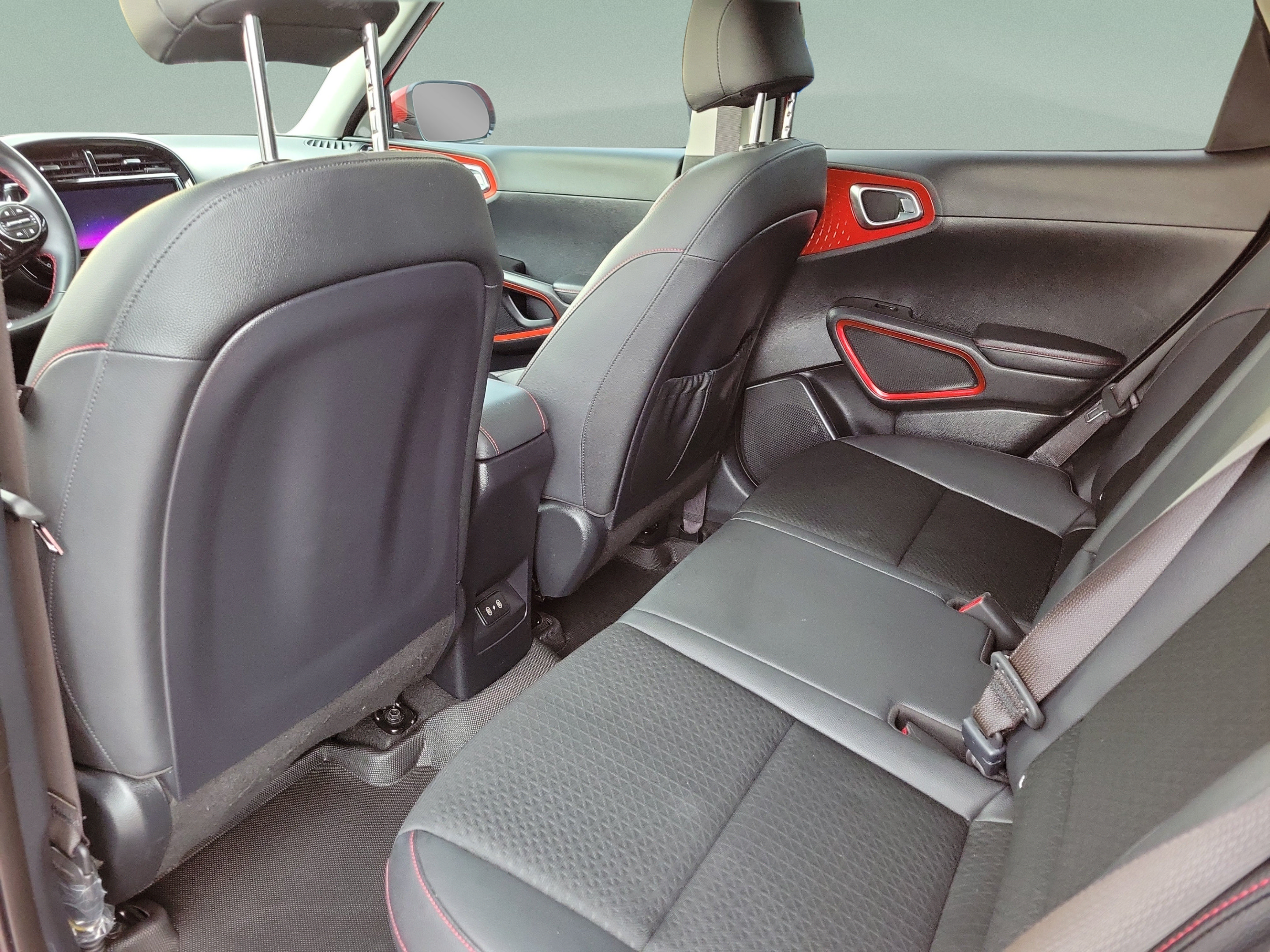 Certified 2024 Kia Soul GT-Line w/ Option Group 020 FWD image 6