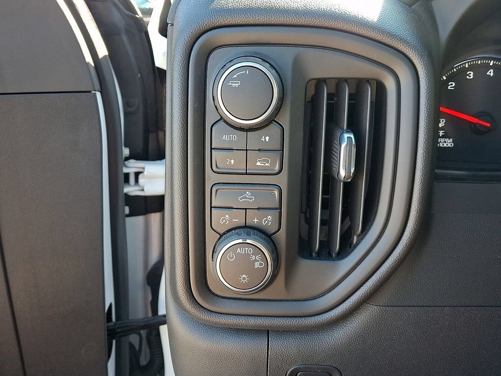 Used 2023 Chevrolet Silverado 1500 W/T AWD/4WD image 29