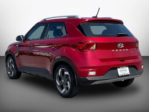 Certified 2023 Hyundai Venue SEL FWD image 4