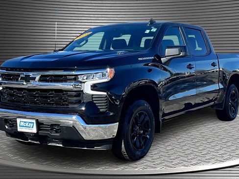 Used 2025 Chevrolet Silverado 1500 LT image 3