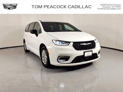 Used 2024 Chrysler Pacifica Touring