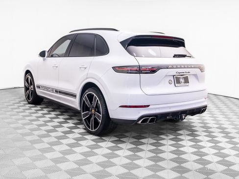 Certified 2023 Porsche Cayenne Turbo AWD/4WD image 2