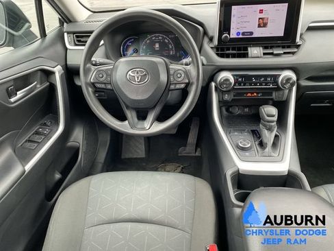 Used 2024 Toyota RAV4 XLE AWD/4WD image 28
