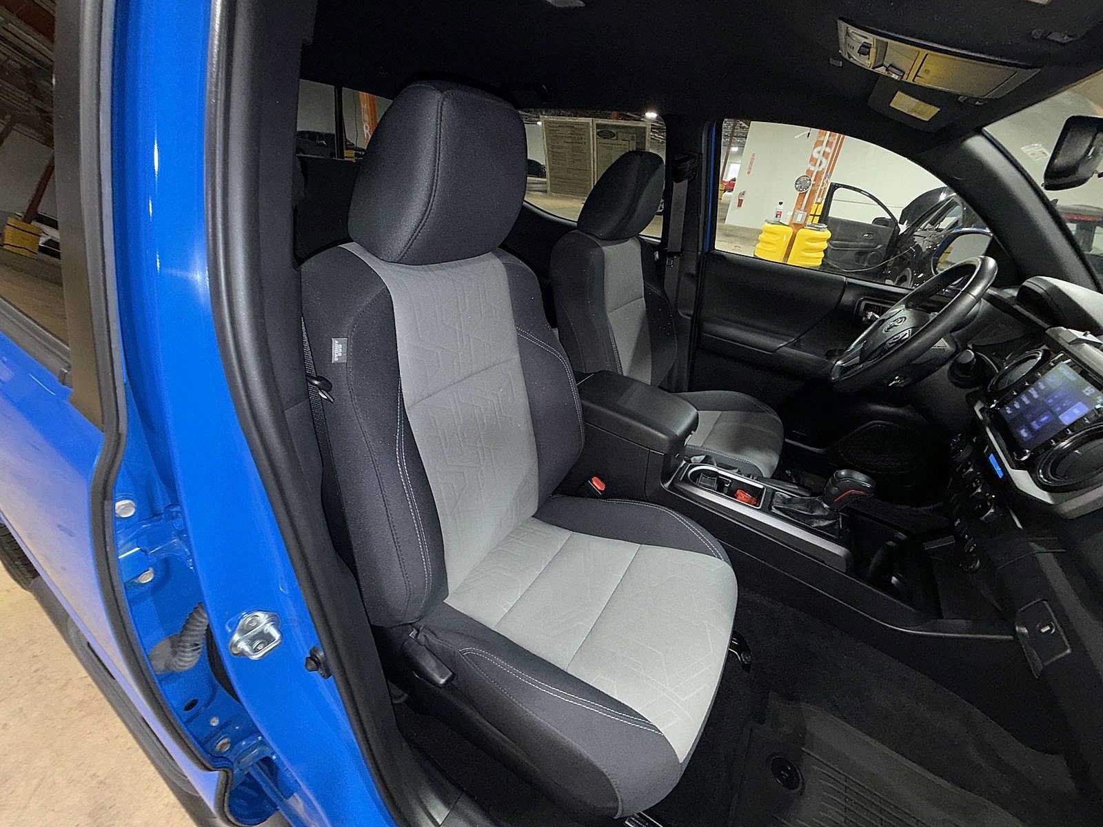 Used 2021 Toyota Tacoma TRD Sport AWD/4WD image 16