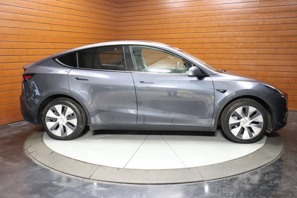 Used 2023 Tesla Model Y Long Range AWD/4WD image 14