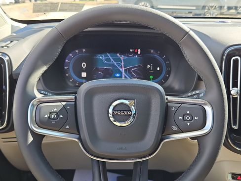 Used 2025 Volvo XC40 B5 Ultra w/ Climate Package image 20