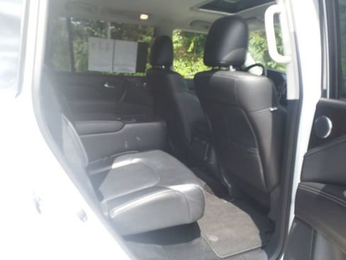 Used 2024 INFINITI QX80 Luxe AWD/4WD image 12