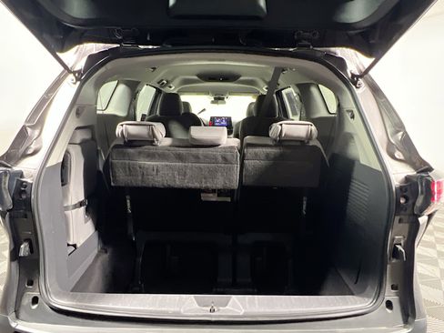 Used 2022 Toyota Sienna LE image 34