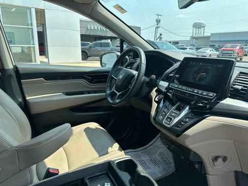 Used 2024 Honda Odyssey Touring image 9