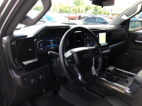 Used 2025 Chevrolet Silverado 1500 LT Trail Boss AWD/4WD image 15