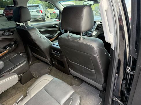 Used 2018 Chevrolet Suburban Premier RWD image 23