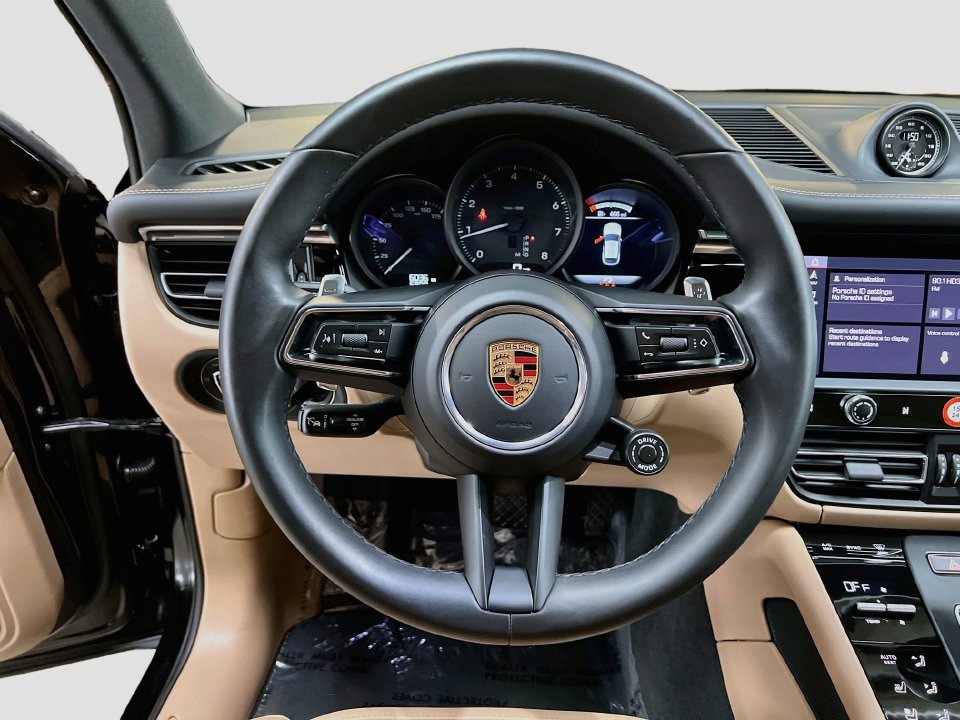 Certified 2026 Porsche Macan AWD/4WD image 12