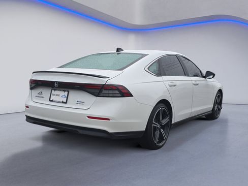 Used 2025 Honda Accord Sport image 5