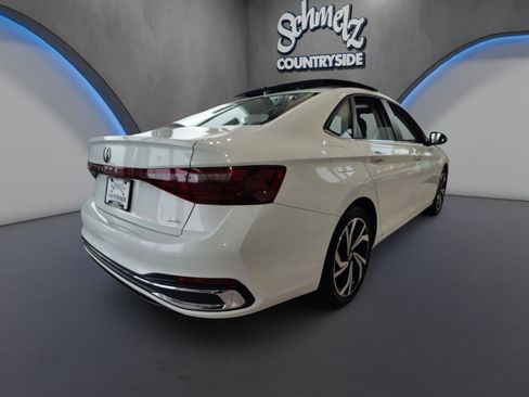 Used 2026 Volkswagen Jetta SEL FWD image 9