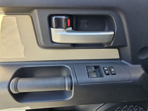 Used 2014 Toyota FJ Cruiser 4WD w/ Upgrade Package image 28