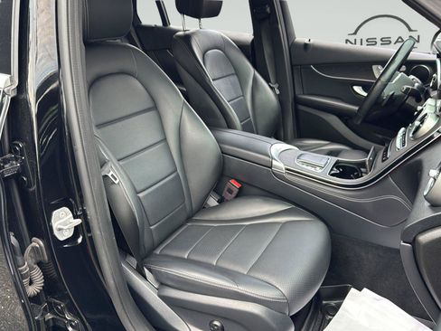 Used 2021 Mercedes-Benz GLC 300 4MATIC image 27